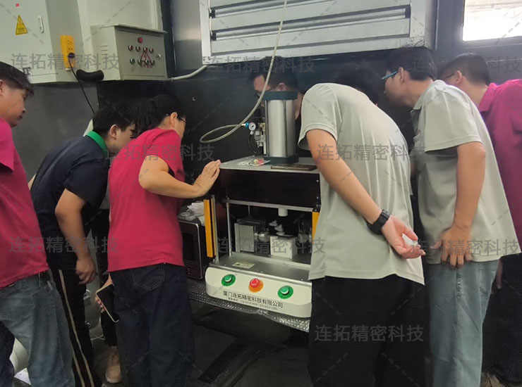 连拓精密气密性测试仪 VS 进口气密测试仪  四大核心优势，紧跟中国智造的步伐