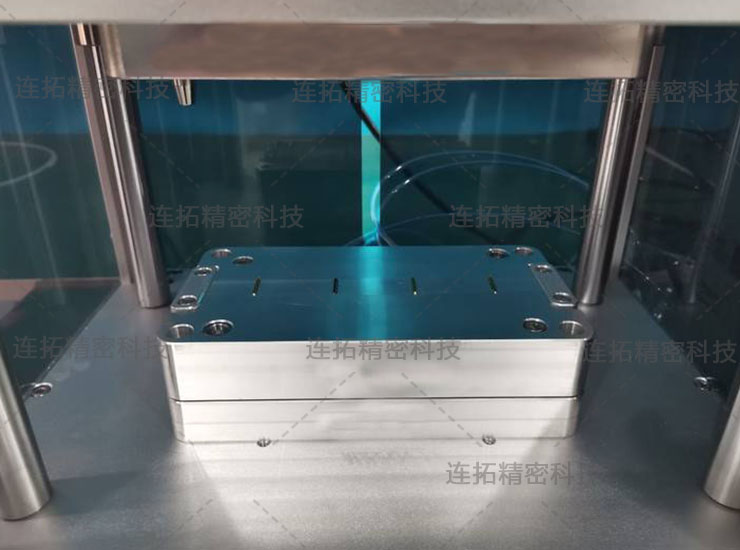 连拓精密手机卡托气密性测试仪（工装细节实拍）.jpg