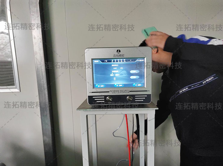 连拓精密电池托盘气密性测试仪（产线应用实拍）(1).jpg