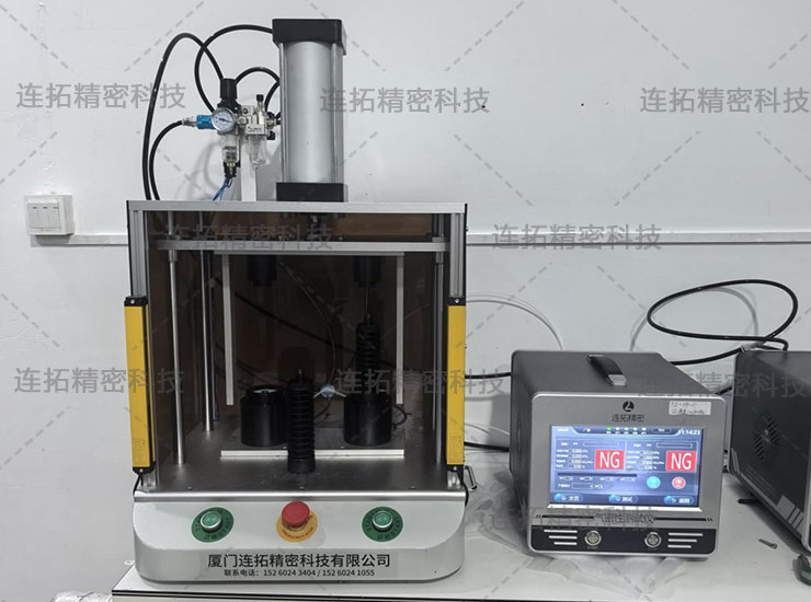 连拓精密注塑件双通道气密测试仪(实拍).jpg